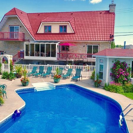 Douces Evasions Bed & Breakfast Saint-Anselme Ngoại thất bức ảnh