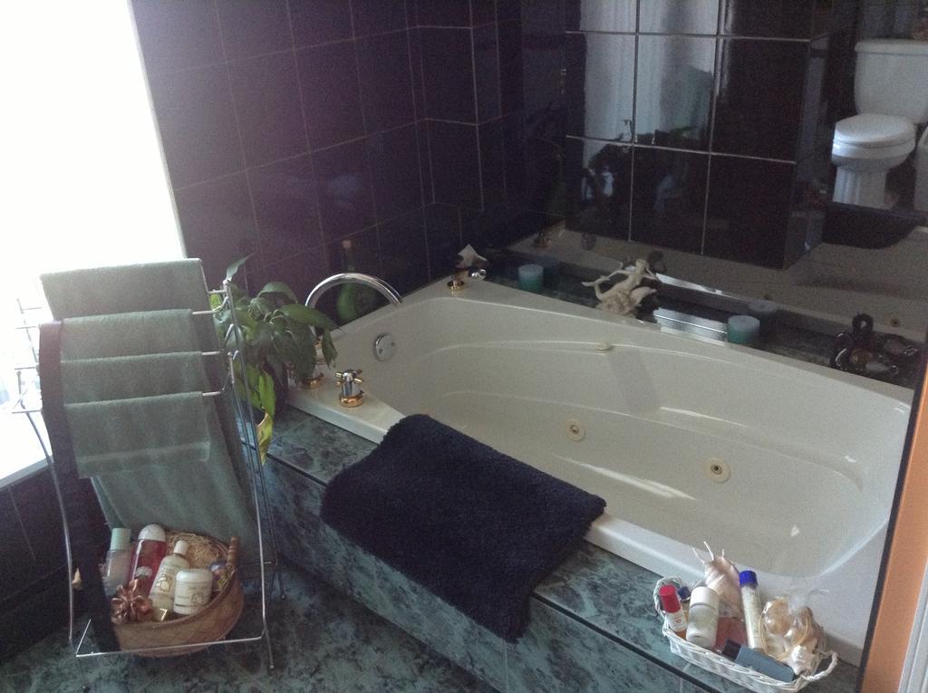 Douces Evasions Bed & Breakfast Saint-Anselme Ngoại thất bức ảnh
